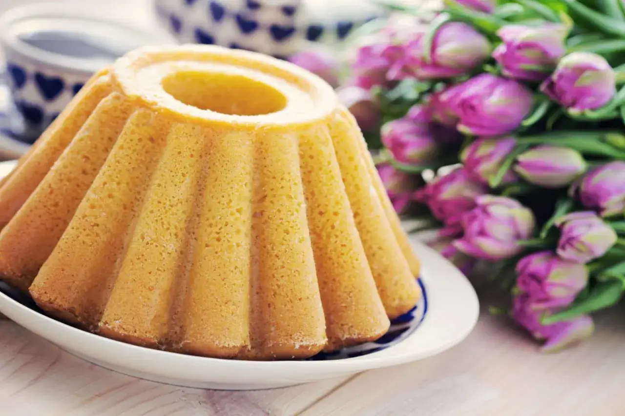 Puszysta babka wielkanocna, idealna na święta. Ten przepis na babkę wielkanocną zachwyci każdego!